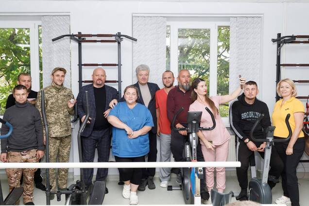 Маємо допомогти їм знайти себе у повоєнному житті: Порошенко сказав, якою повинна бути ветеранська політика