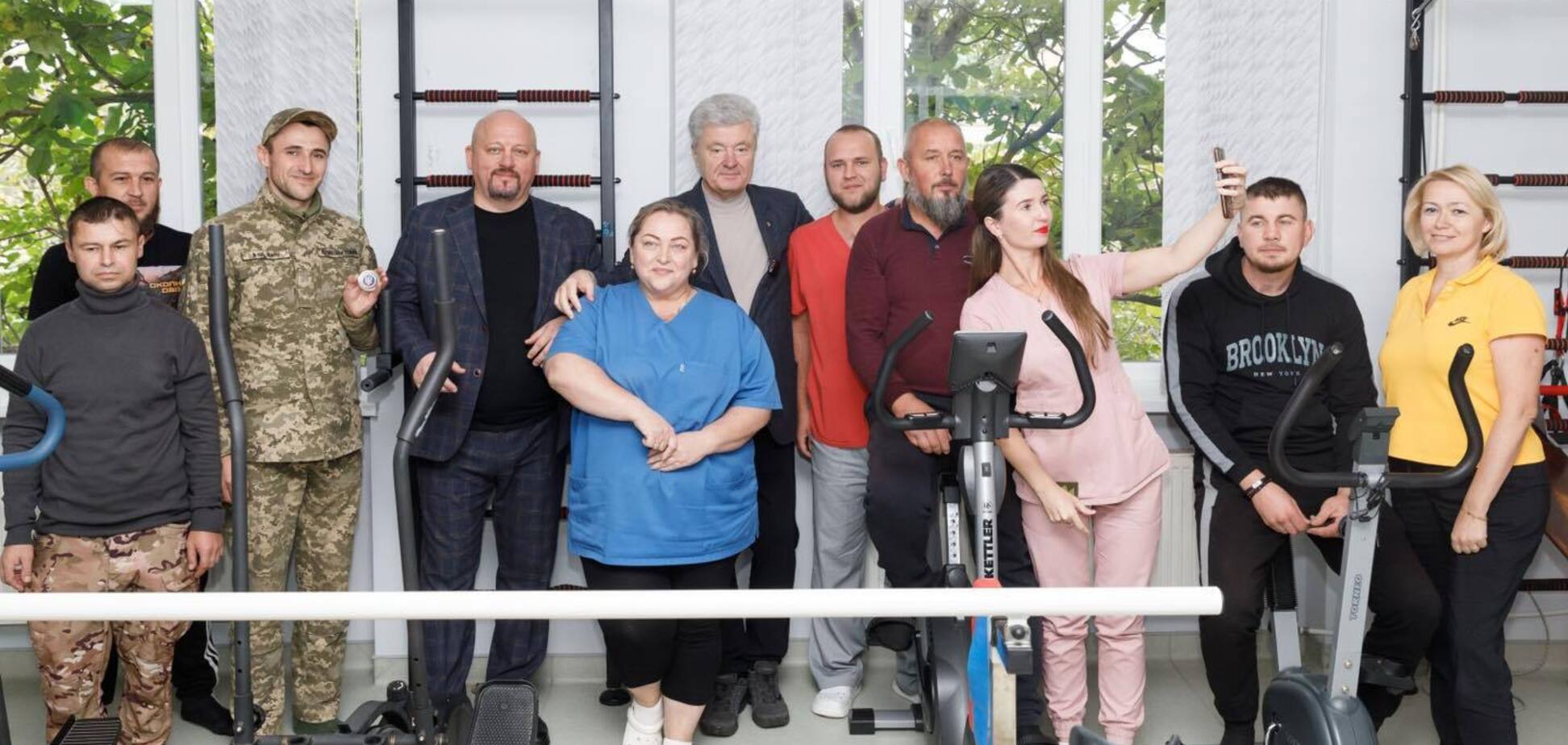 Маємо допомогти їм знайти себе у повоєнному житті: Порошенко сказав, якою повинна бути ветеранська політика