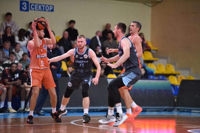 'Днепр' победно начал защиту титула чемпиона Суперлиги Favbet