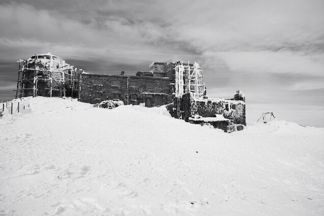 В Карпаты пришла настоящая зима: спасатели предупредили об опасности для жизни в горах. Видео