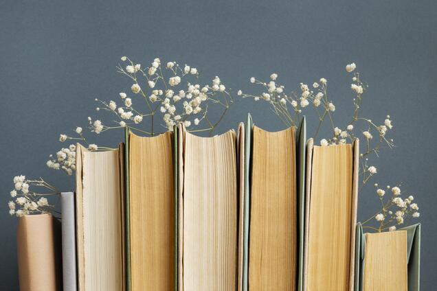 Мужчина прочитал 3599 книг за 60 лет и назвал одну из них 'настоящей пыткой'