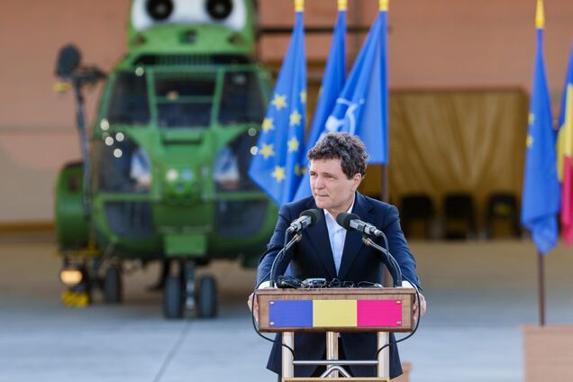 Компенсируют военной техникой: президент Румынии отреагировал на сокращение военного контингента США в стране