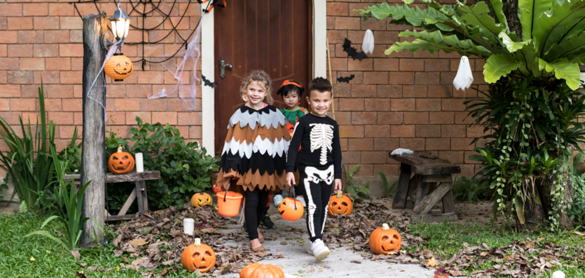 'Мій син шалено чекає на Геловін'. Мережу замилувало прохання мами до сусідів по ЖК: відреагував навіть Kyivstar