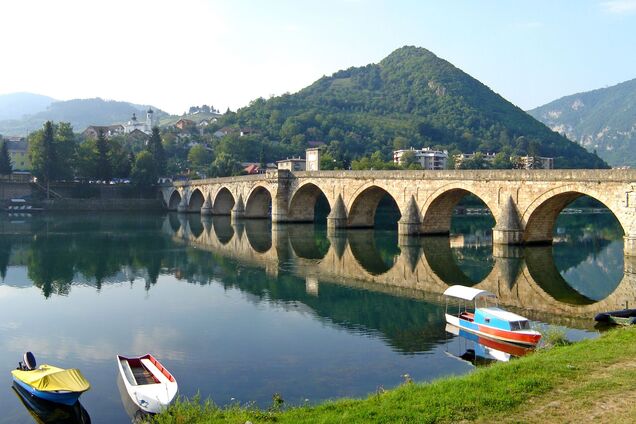 Якою країною керують одразу три президенти: чому так вийшло