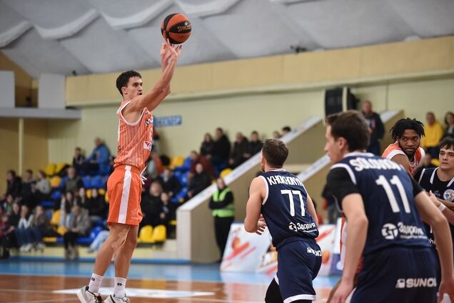 'Харківські Соколи' перемогли 'Черкаські Мавпи' у центральному матчі дня Суперліги Favbet