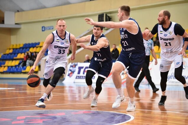 Чемпіон Суперліги здобув непросту перемогу в Черкасах