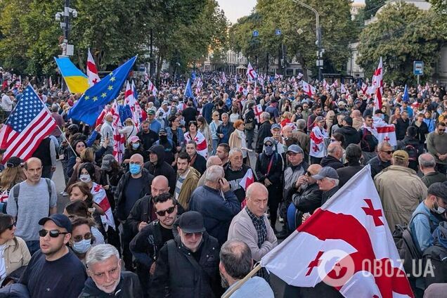 В Грузії оголосили попередні результати місцевих виборів: вуличні протести переросли у сутички з поліцією. Фото і відео