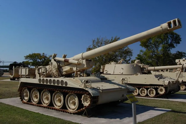 Украина может получить от Греции 203-мм САУ М110А2 и боеприпасы: соглашение хотят заключить через Чехию