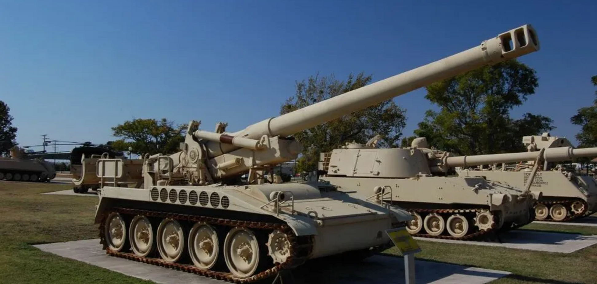 Украина может получить от Греции 203-мм САУ М110А2 и боеприпасы: соглашение хотят заключить через Чехию