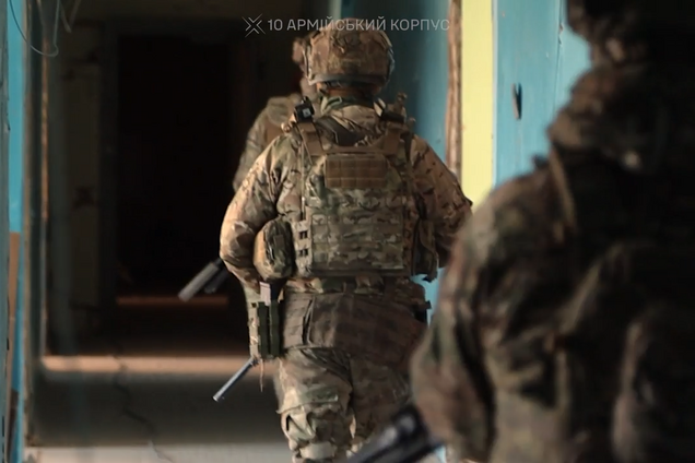 'Город будет встречать жестко': в сети показали видео работы украинских снайперов в Купянске