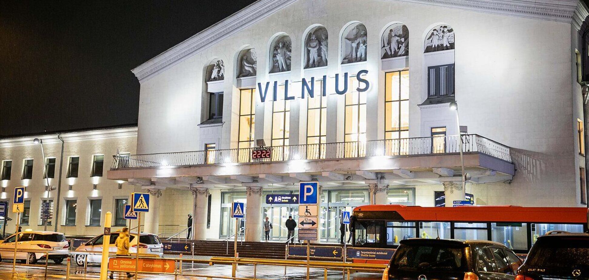 У Вільнюсі зупиняли роботу аеропорту через невідомі повітряні кулі