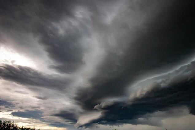 Україну затягне вологою: синоптики сказали, де у неділю випаде дощ з мокрим снігом. Карта