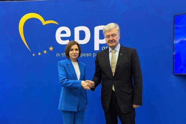 'Грязные манипуляции': провластные каналы снова распространили российский фейк о Порошенко, втянув в скандал Санду