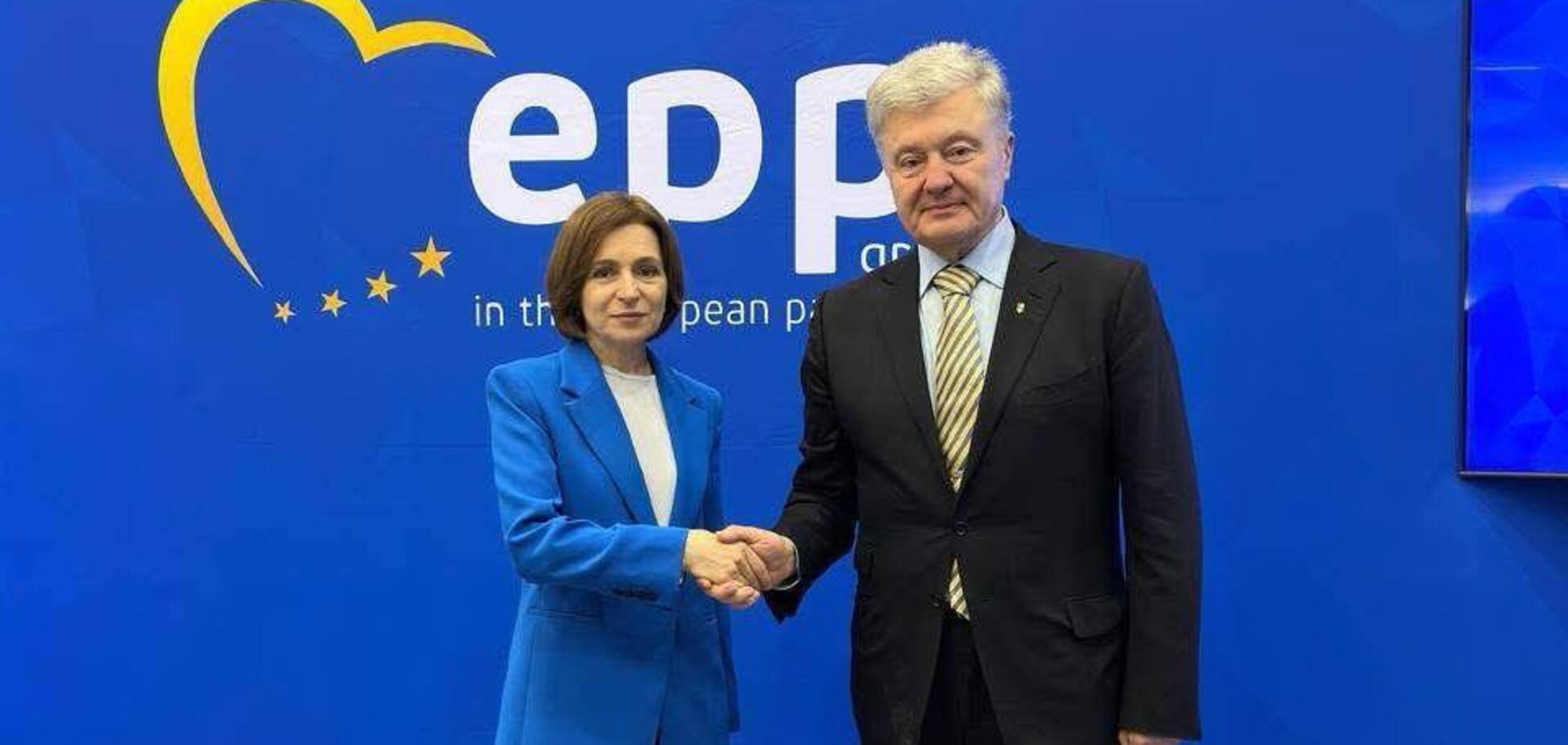 'Грязные манипуляции': провластные каналы снова распространили российский фейк о Порошенко, втянув в скандал Санду