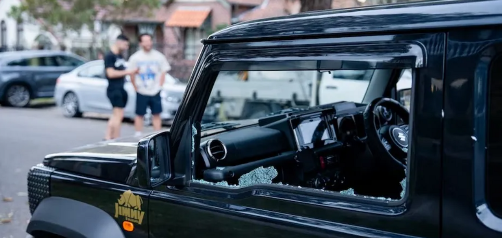 'Было очень громко, вспышки, искры, дым': в Сиднее мужчина устроил стрельбу на улице, пострадали десятки людей