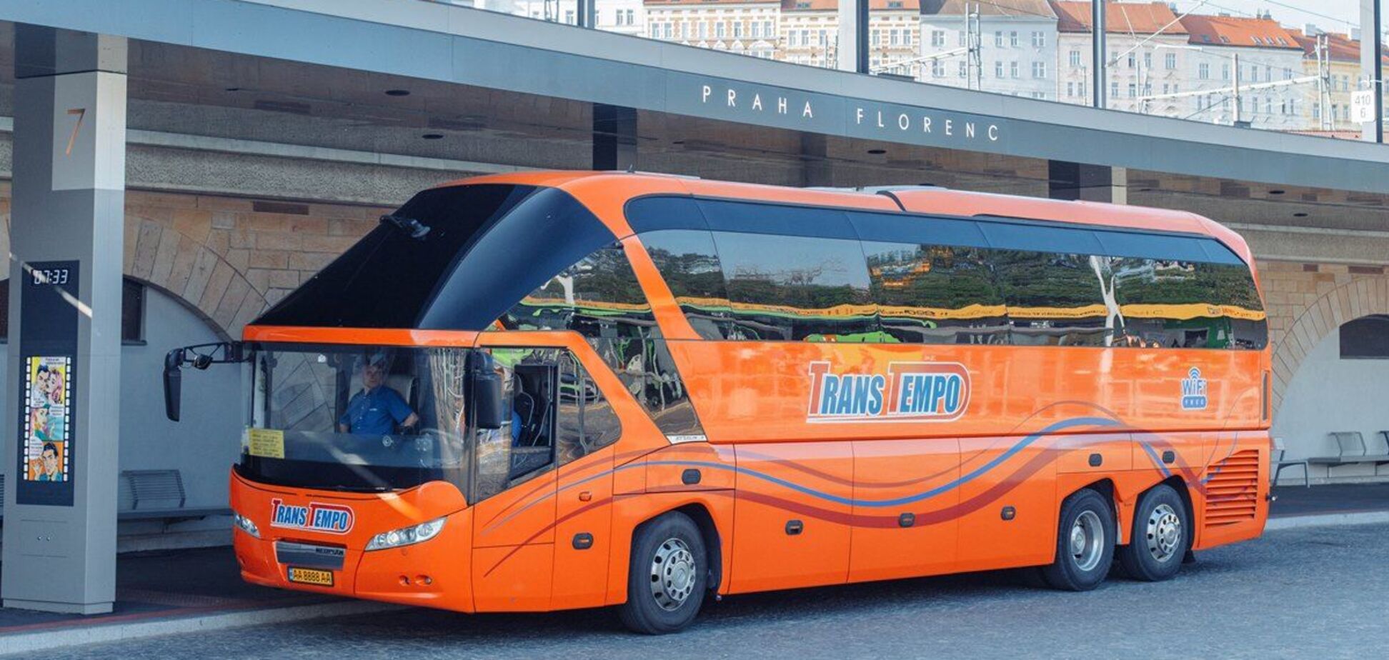 Уряд Латвії заборонив екскурсійні автобуси до Росії та Білорусі: подробиці