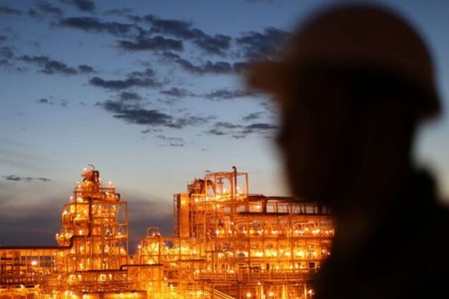 Ключевой НПЗ России остановил свою самую мощную установку после атаки дронов – Reuters
