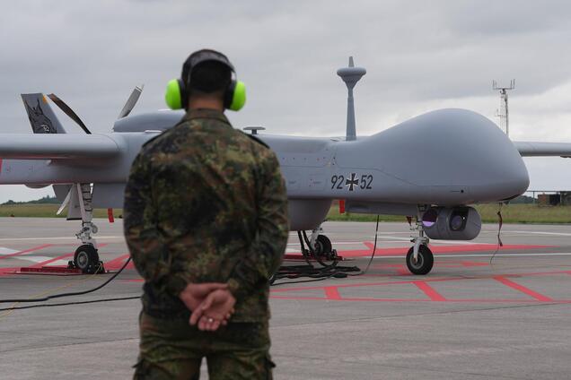 Німеччина хоче стати провідним виробником дронів: який план у влади