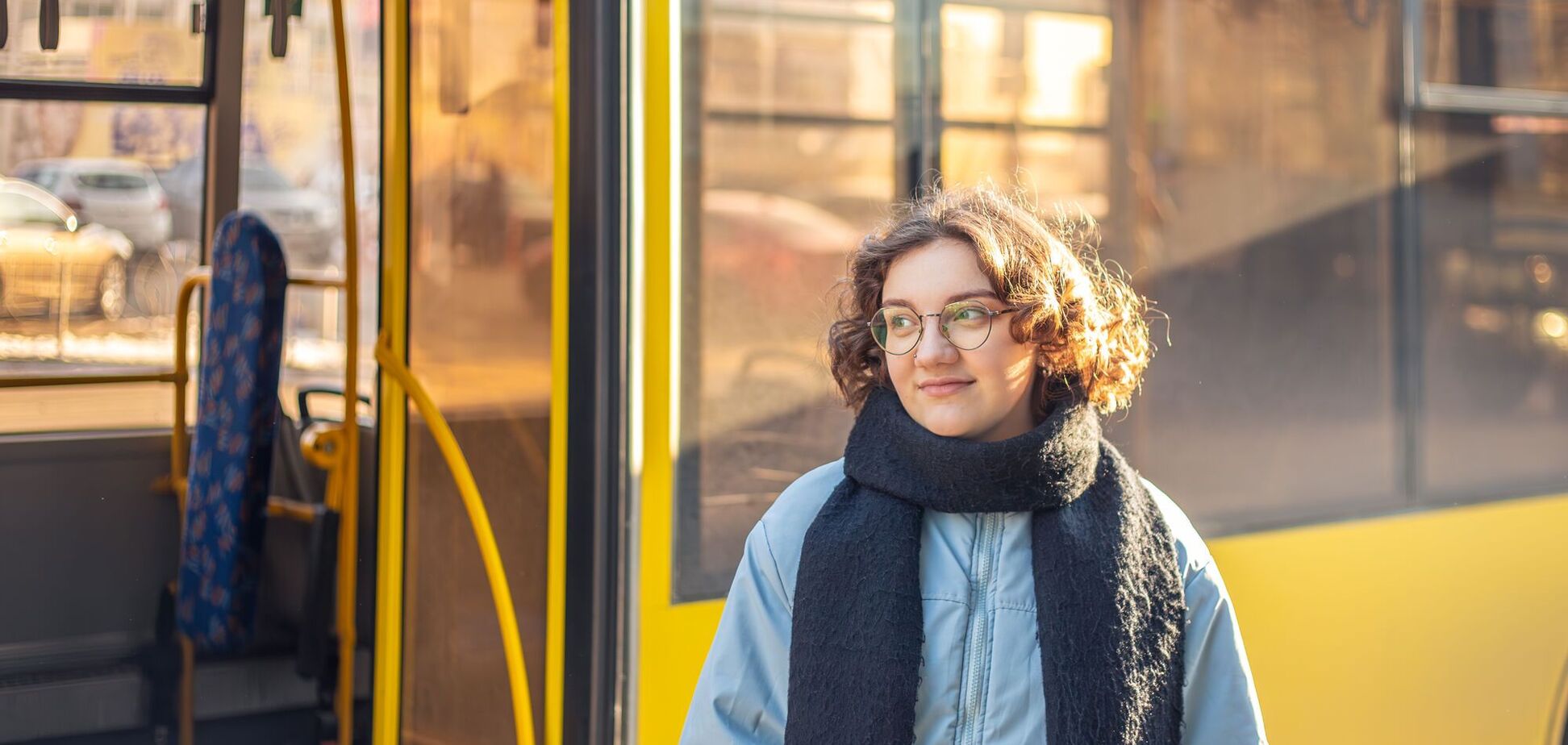 Как правильно – вышел 'з автобуса' или 'з автобусу'? Запомните простое правило о транспорте