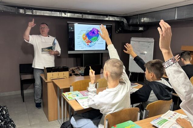 'Йду на базар і купую свиняче або бичаче серце'. Найкращий вчитель України-2025 розкрив секрет, як закохує дітей у біологію