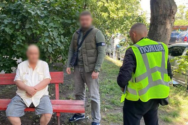 В Киеве предприниматель наладил 'бизнес' по легализации иностранцев в Украине. Подробности дела и фото