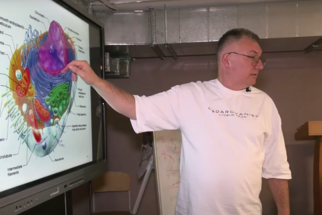 Найкращий вчитель України Руслан Шаламов запропонував об'єднати біологію рослин і тварин: діти мають бачити живий світ цілісно