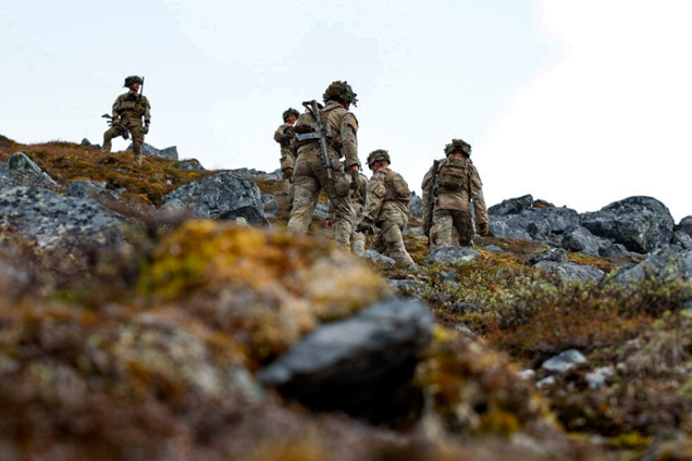 Дания укрепляет оборону Гренландии из-за роста угрозы со стороны РФ – Bloomberg