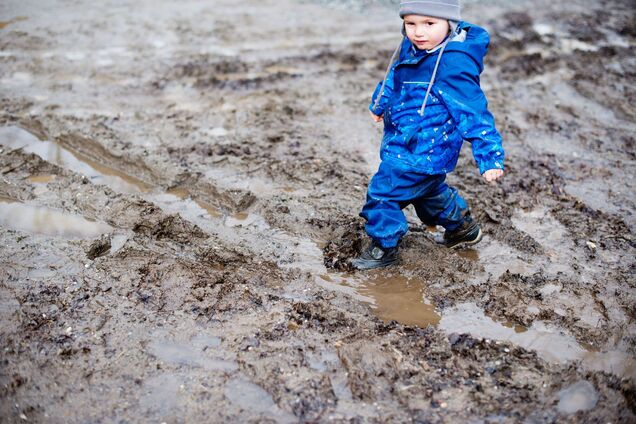'В Україні таких виховательок засудили б!' Цікаві факти про дитсадки Фінляндії, де діти сидять у калюжах і сплять у лісі