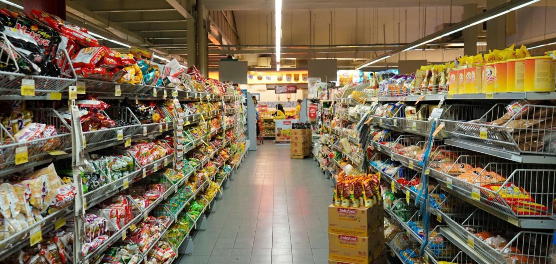 Продуктовый магазин в Беларуси. Иллюстрация