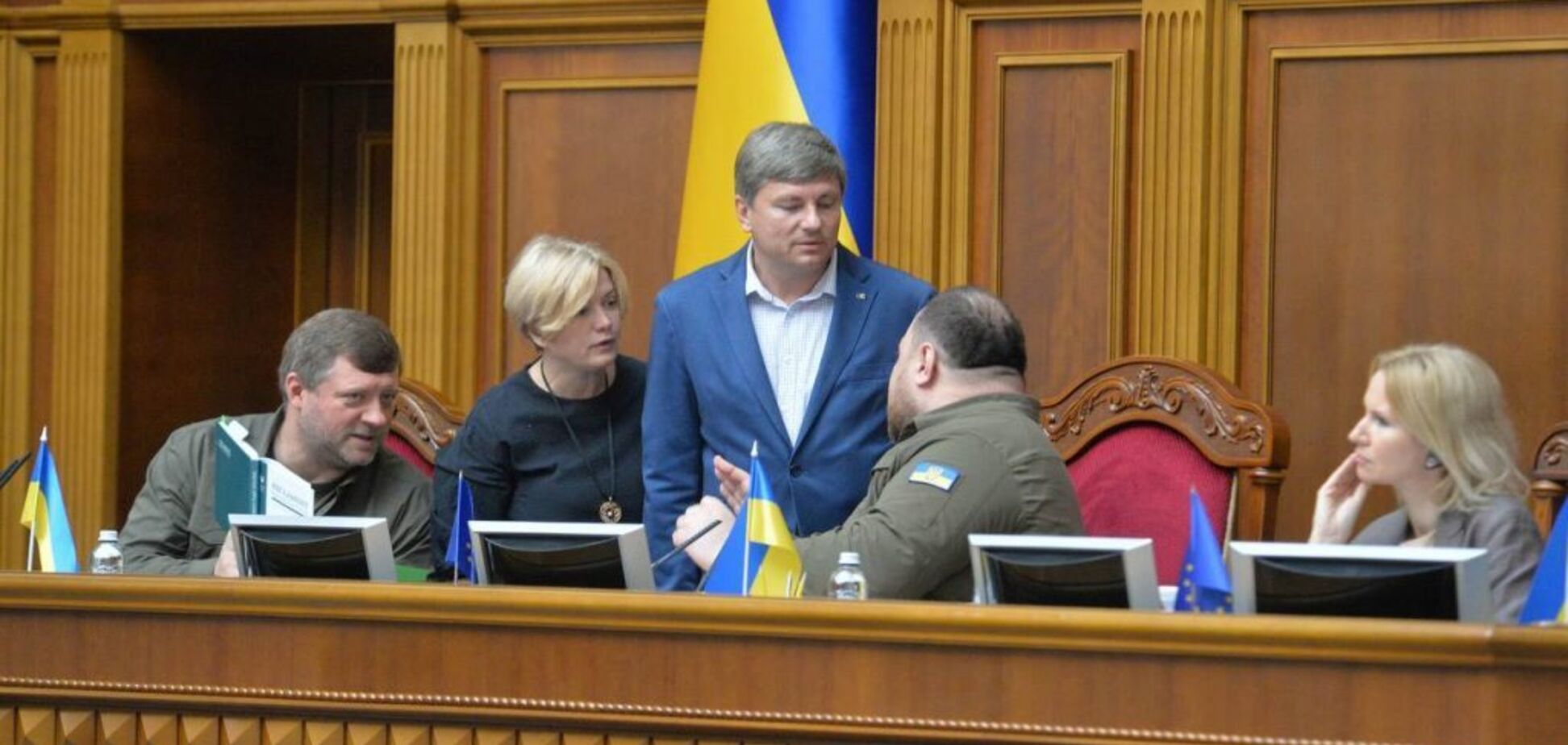 'Евросолидарность' требует от Стефанчука начать процедуру объявления недоверия правительству