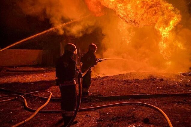 Окупанти масовано атакували Одещину дронами: спалахнули пожежі, є постраждалий. Фото і відео