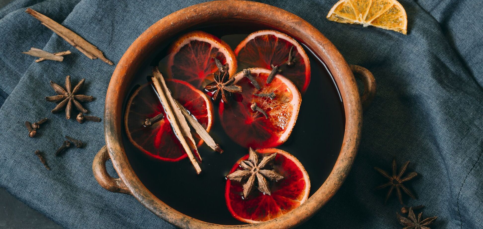 Як приготувати домашній глінтвейн без алкоголю: рецепт зігріваючого осіннього напою