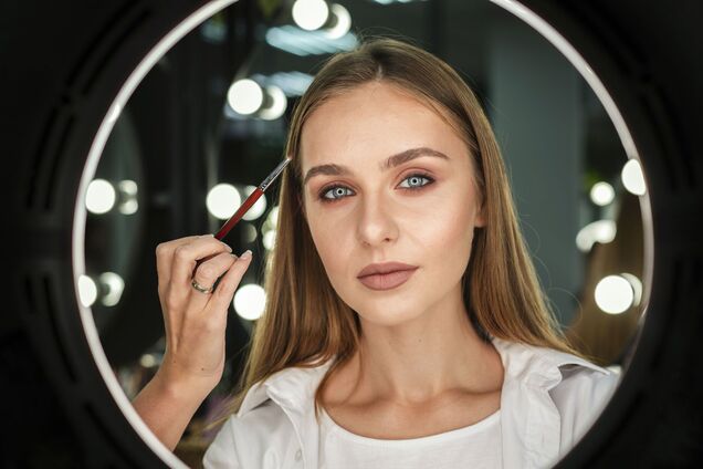 Какой макияж гарантированно добавляет возраста: распространенные ошибки