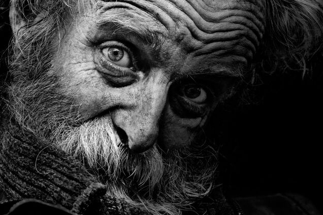 Коли люди починають різко старіти: вчені визначили два періоди