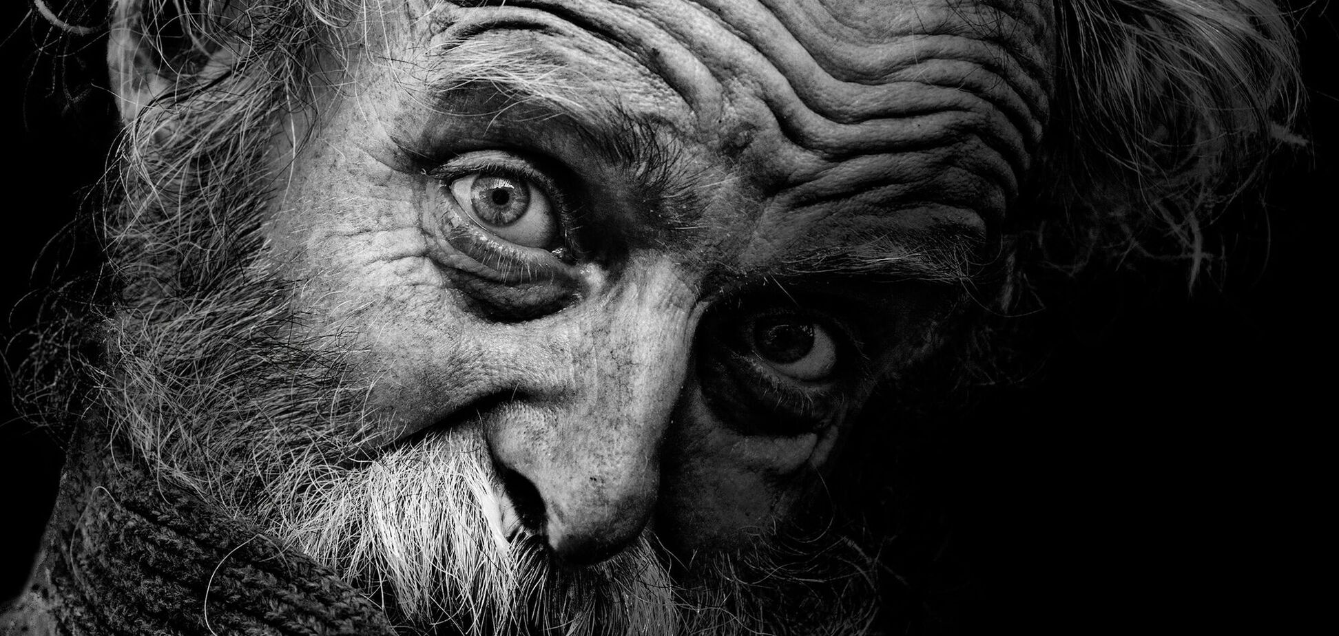 Когда люди начинают резко стареть: ученые определили два периода