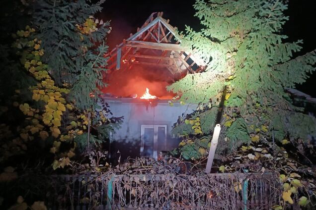 Окупанти атакували Дніпропетровщину: виникли пожежі, загинув чоловік. Фото