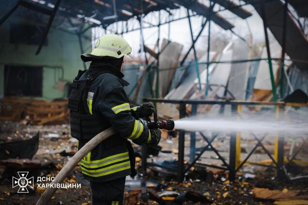 Окупанти завдали ударів по Харкову: спалахнула пожежа, постраждали п'ятеро людей. Фото і відео