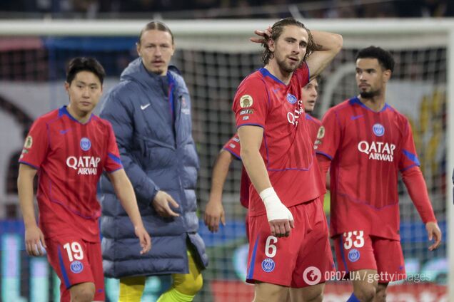 На камеру потрапило справжнє ставлення Забарного до Сафонова в ПСЖ, спровокувавши скандал. Відео