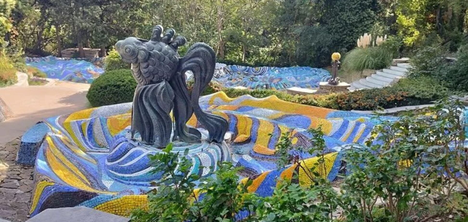 Оккупанты в Крыму снесли уникальный мозаичный комплекс на территории бывшего санатория 'Мисхор'. Фото