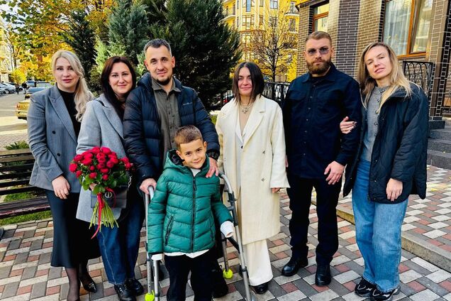 Защитник Мариуполя получил квартиру от 'Сердца Азовстали' и Фонда Рината Ахметова