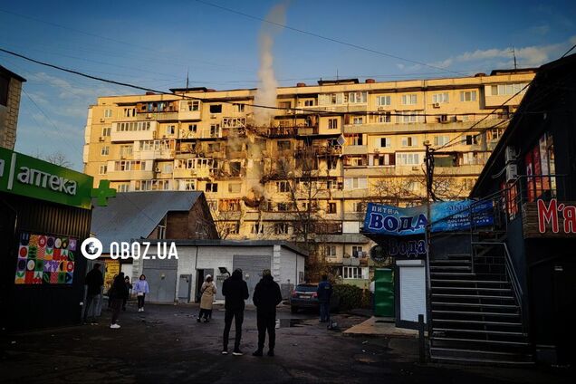 'Я умру сейчас здесь': у женщины под завалами дома в Киеве оказались дочь и зять, поисковые работы продолжаются. Видео