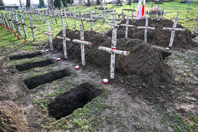 Російські наративи не працюють: на Львівщині перепоховали ексгумовані останки загиблих польських військових