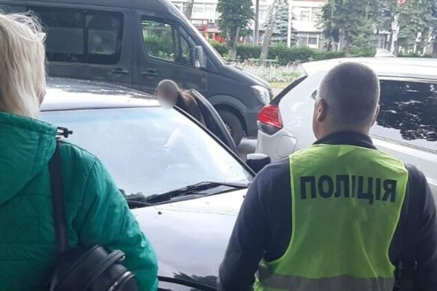 Под видом работницы СБУ завладела деньгами доверчивой женщины: полицейские разоблачили аферистку. Фото