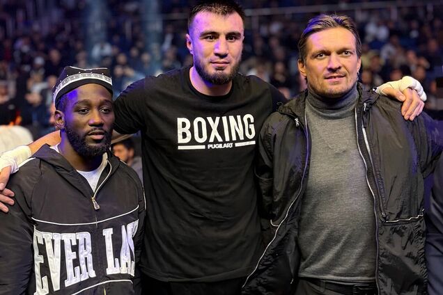 Олімпійський чемпіон нокаутував непереможного супертяжа, після чого в ринг піднявся Усик. Відео