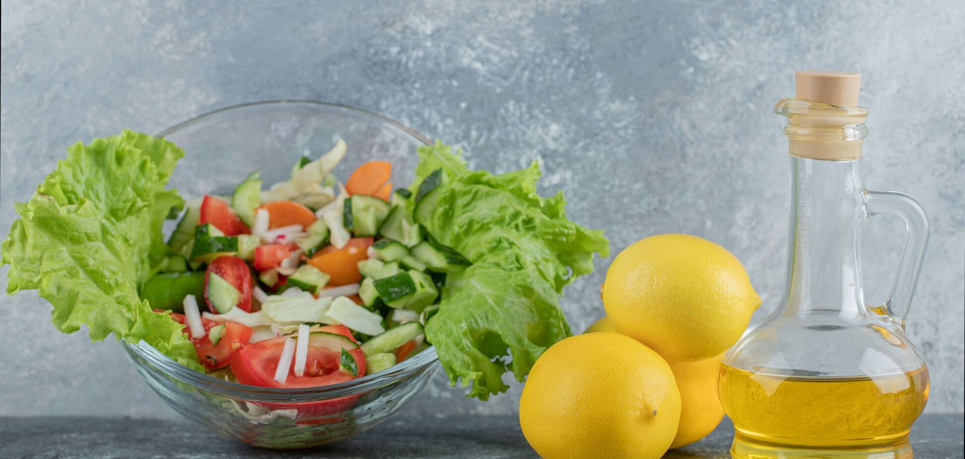 Универсальная полезная заправка для ваших любимых салатов: вкус вас приятно удивит