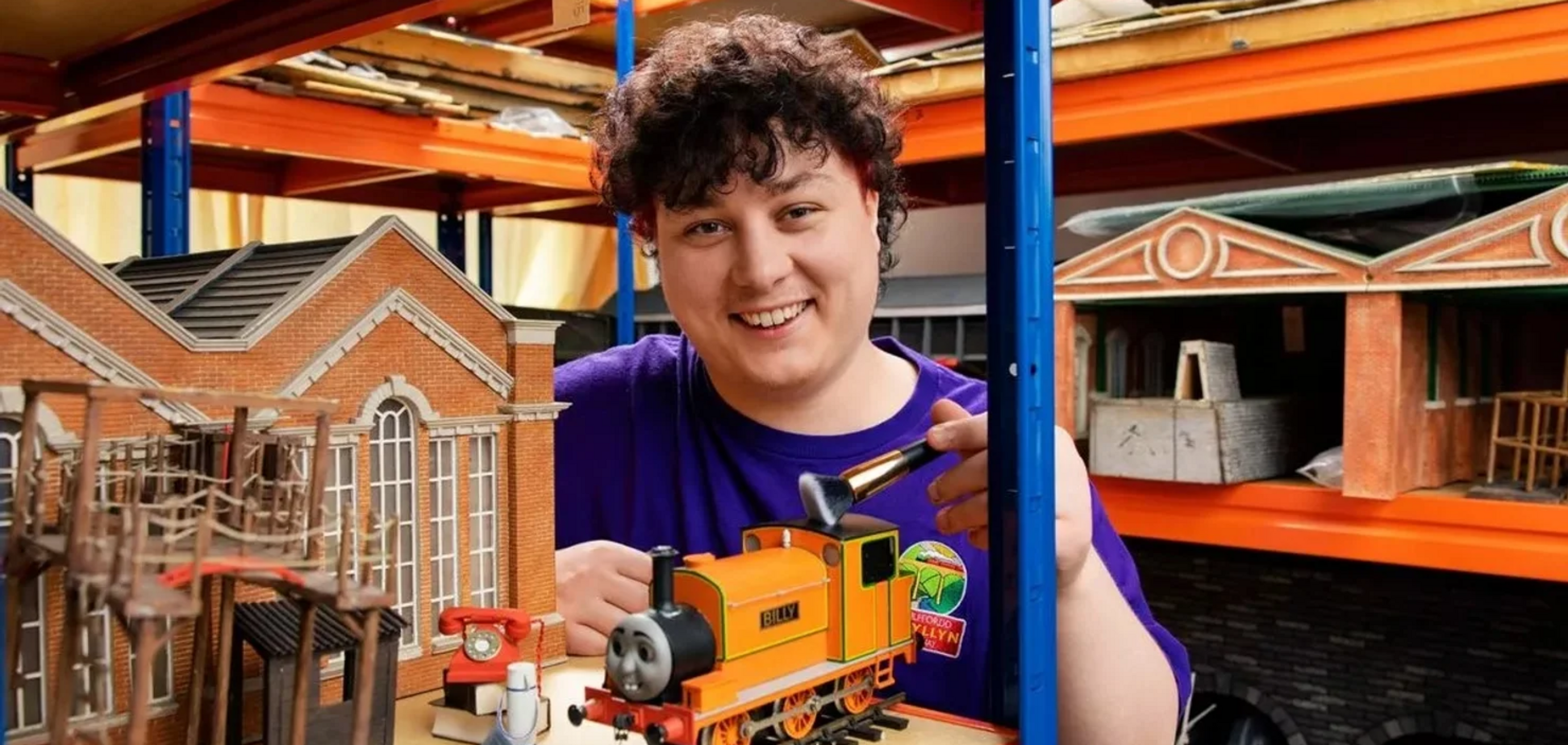 Мільйонер втілив дитячу мрію про потяги