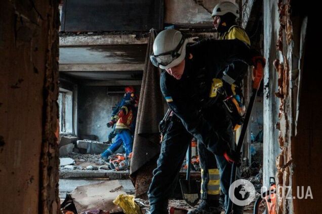 'Правило двух стен не спасло': спасатели показали фото разрушенного дома в Киеве