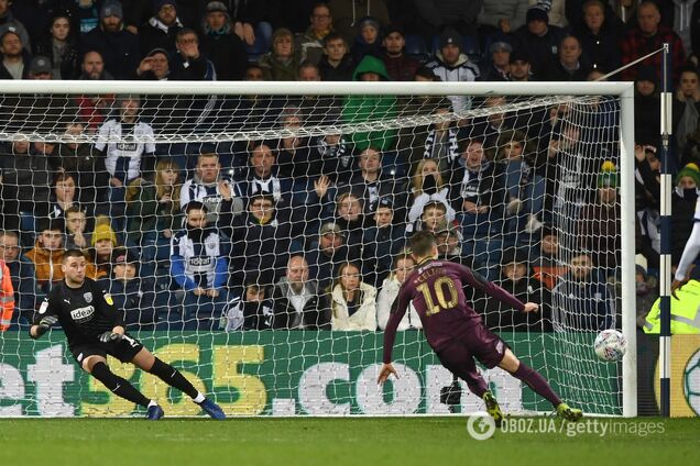 Видео с 'самым ужасным пенальти в истории футбола' стало вирусным в сети