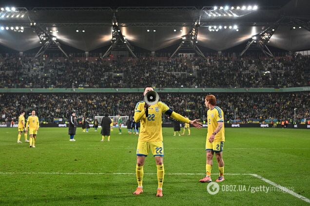 Не увійшло в ефір. На відео потрапило, що зробила збірна України на стадіоні у Варшаві після перемоги над Ісландією
