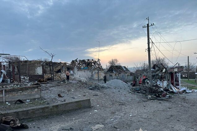 На Запорожье вражеский FPV-дрон попал в гражданское авто: погиб мужчина